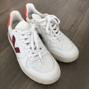 Veja Women’s V-10 Size US 6